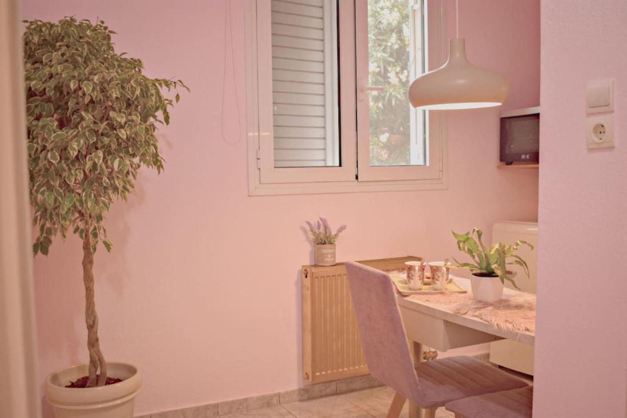 Ruby Apartment *